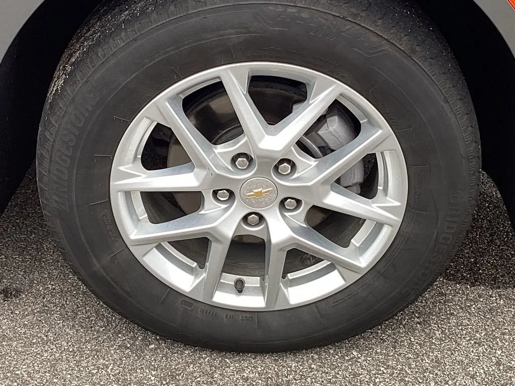 Used 2024 Sterling Gray Metallic Chevrolet LT image 18