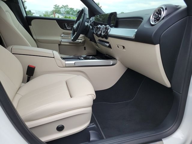 Used 2026 White Mercedes-Benz GLB 250 image 11