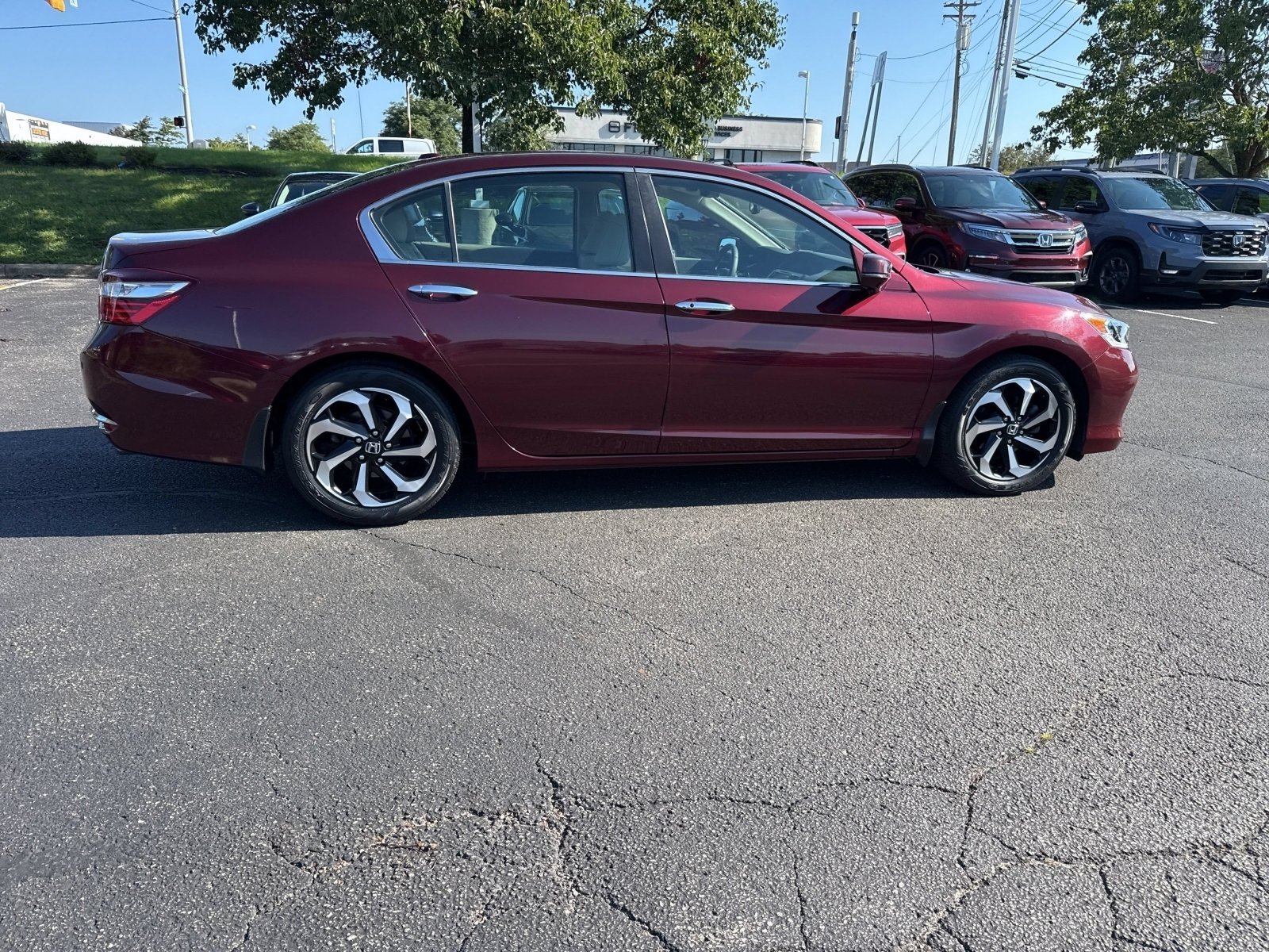 Used 2016 Basque Red Pearl II Honda EX-L image 24