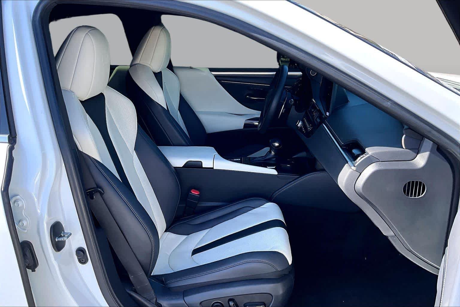 Certified Used 2023 ULTRA WHITE Lexus F SPORT Handling image 8