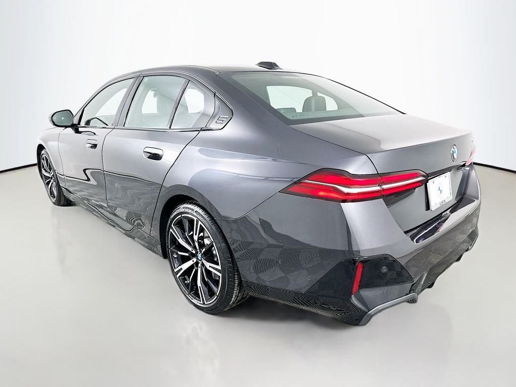 2025 BMW 5 Series 530i - Photo 7