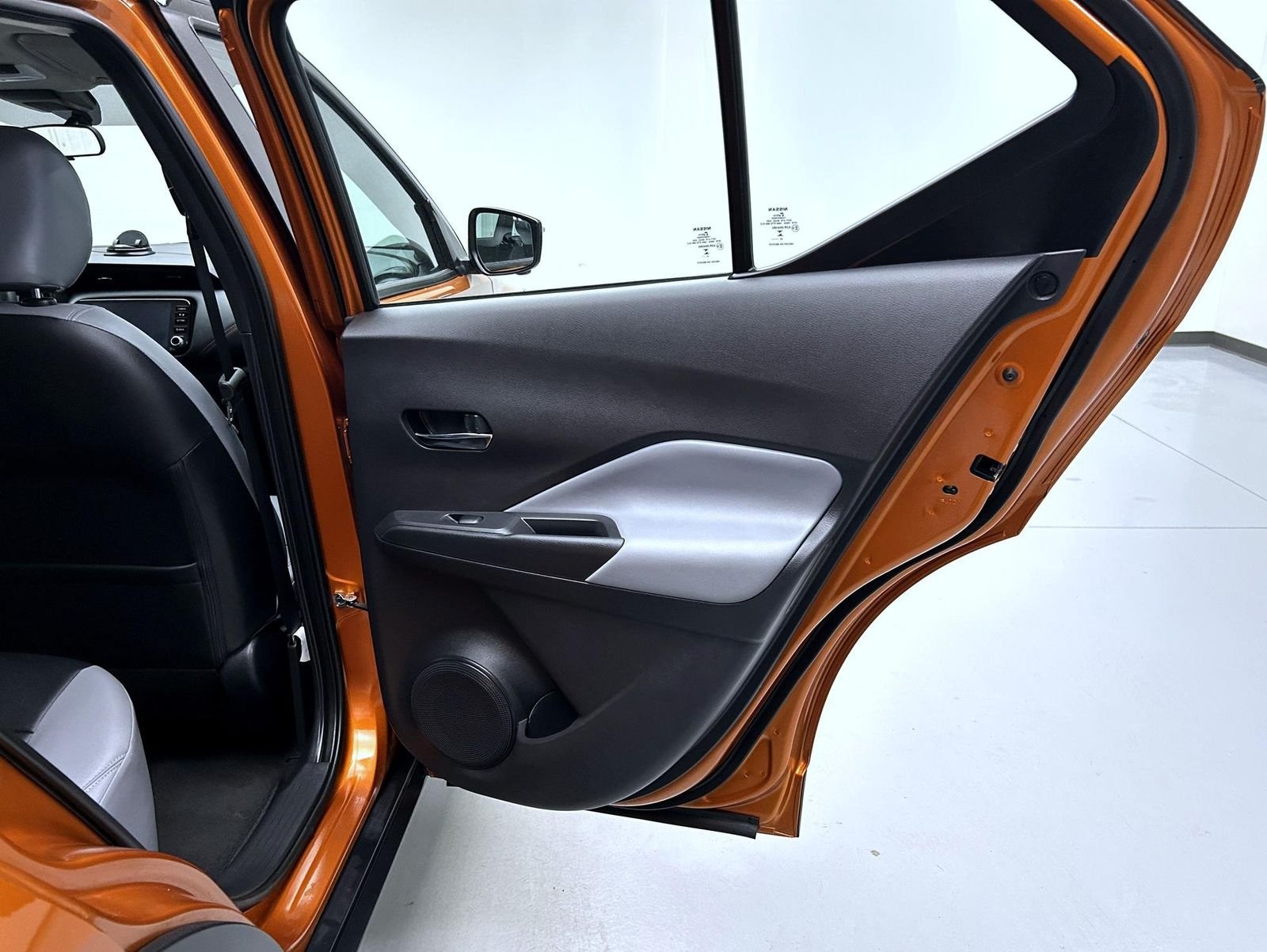 Used 2023 Orange Nissan SR image 17