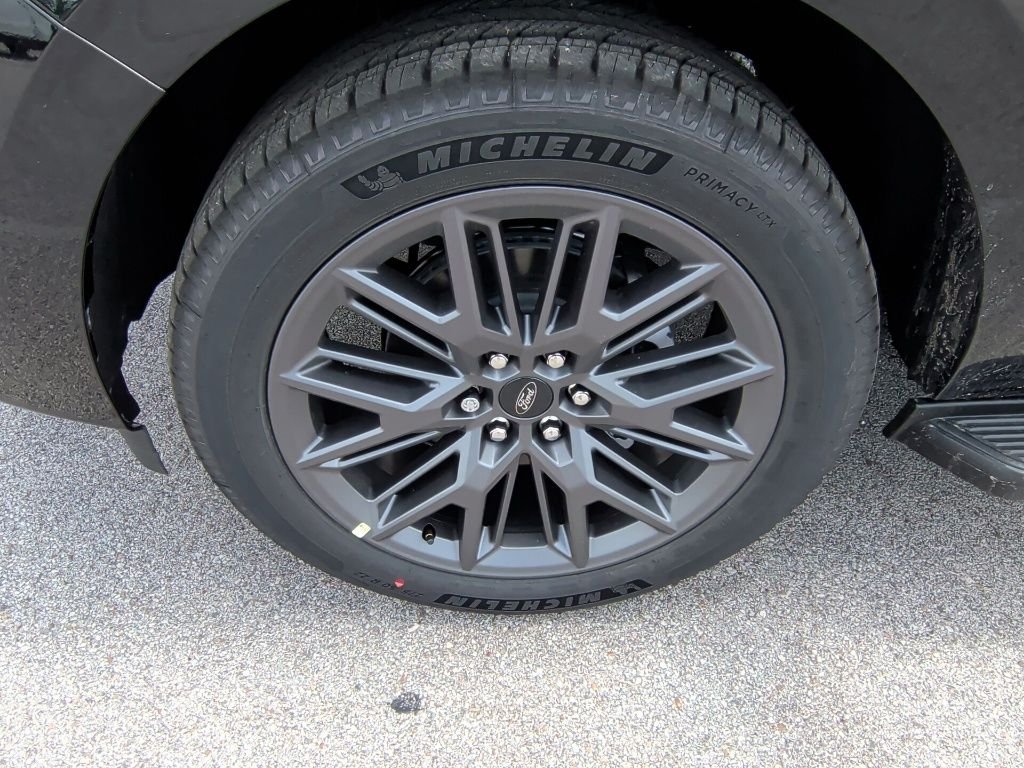 New 2026 Agate Black Metallic Ford Platinum® image 53