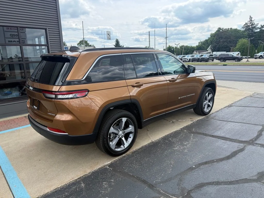 New 2026 Copper Shino Metallic Clearcoat Jeep Limited image 11