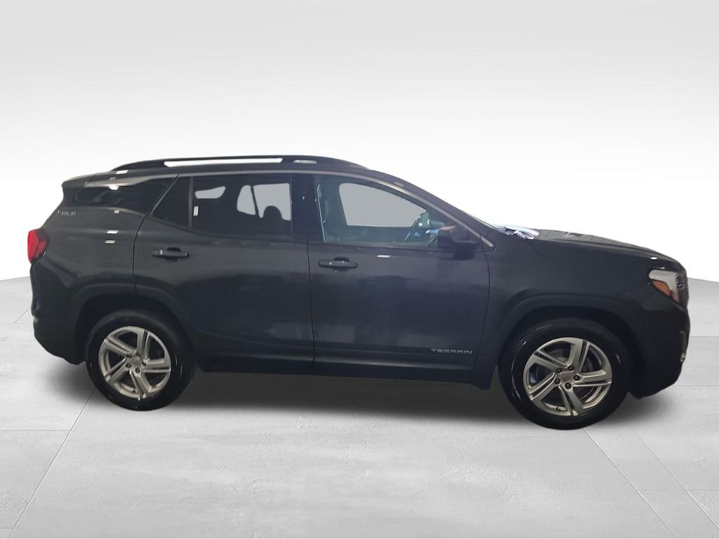 Used 2018 Gray GMC SLE image 6