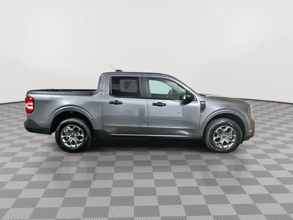 Used 2026 Gray Ford XLT image 9