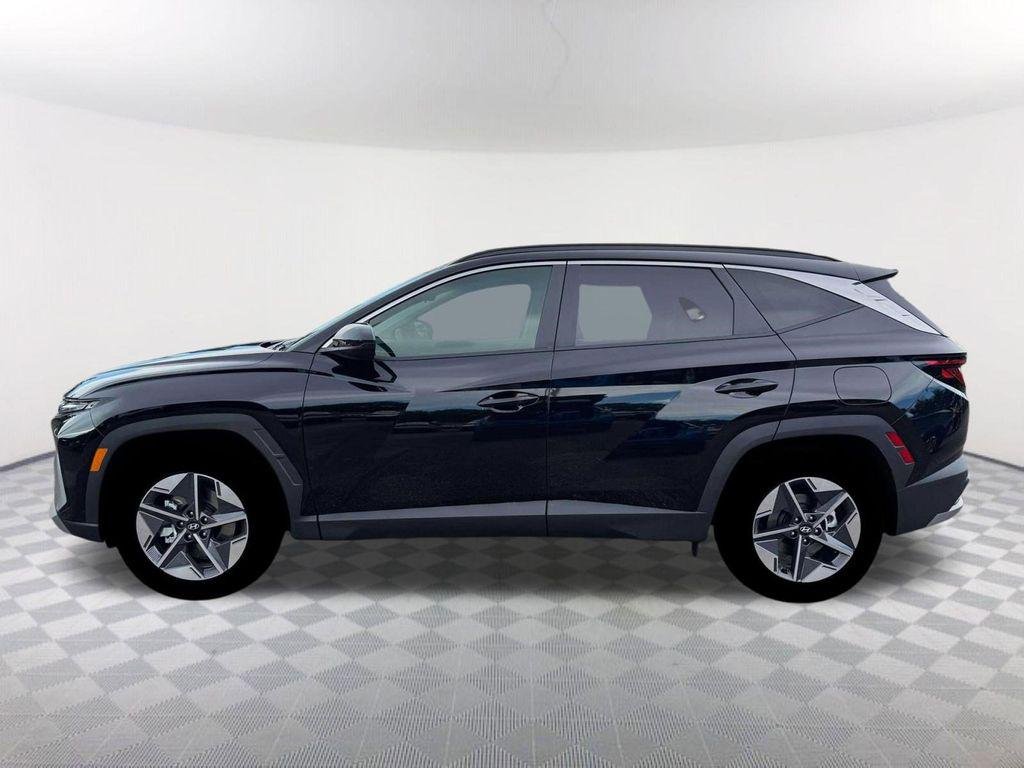 New 2026 Black Hyundai SEL FWD image 3