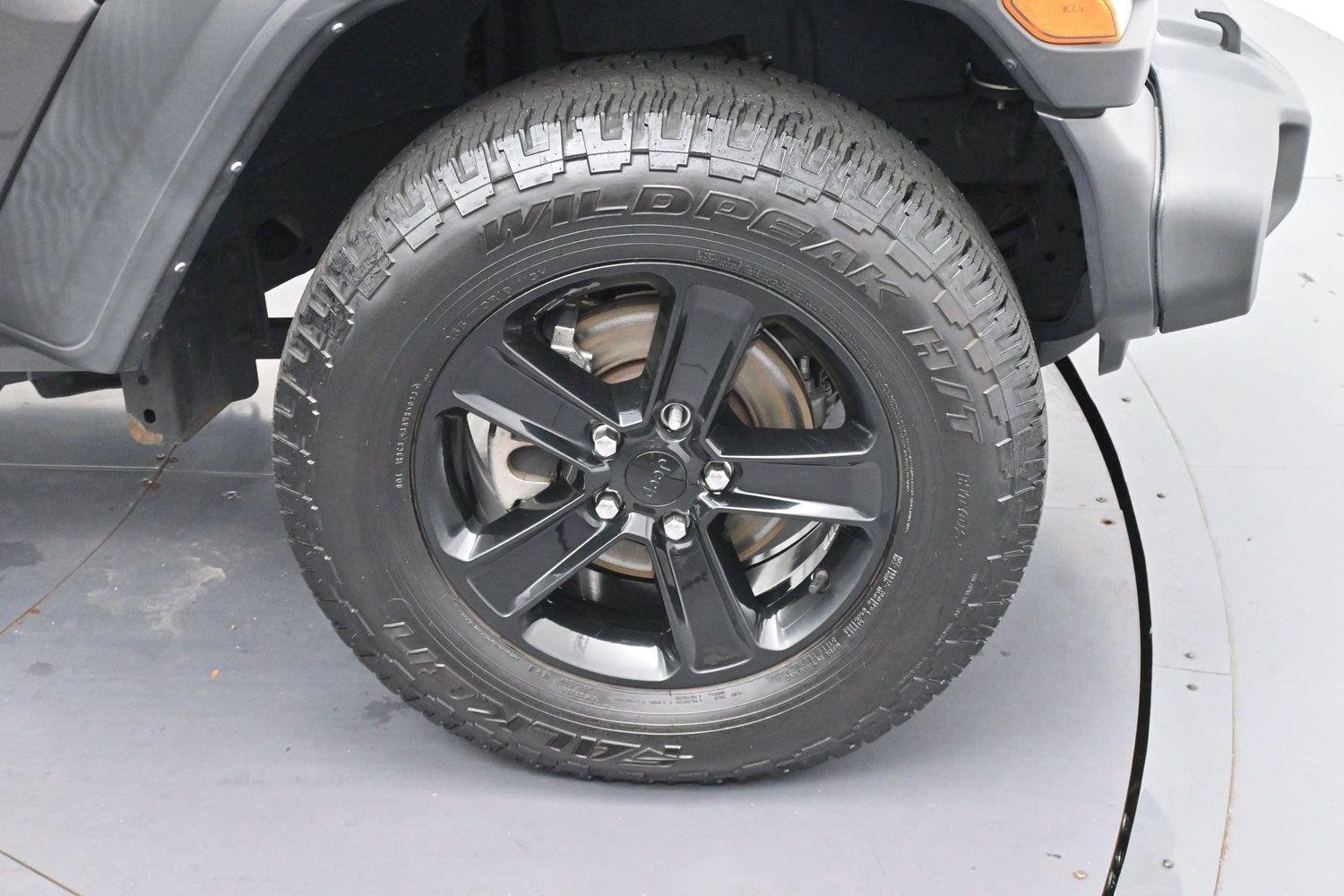 Used 2022 Granite Crystal Metallic Clearcoat Jeep Unlimited Sport Altitude image 30