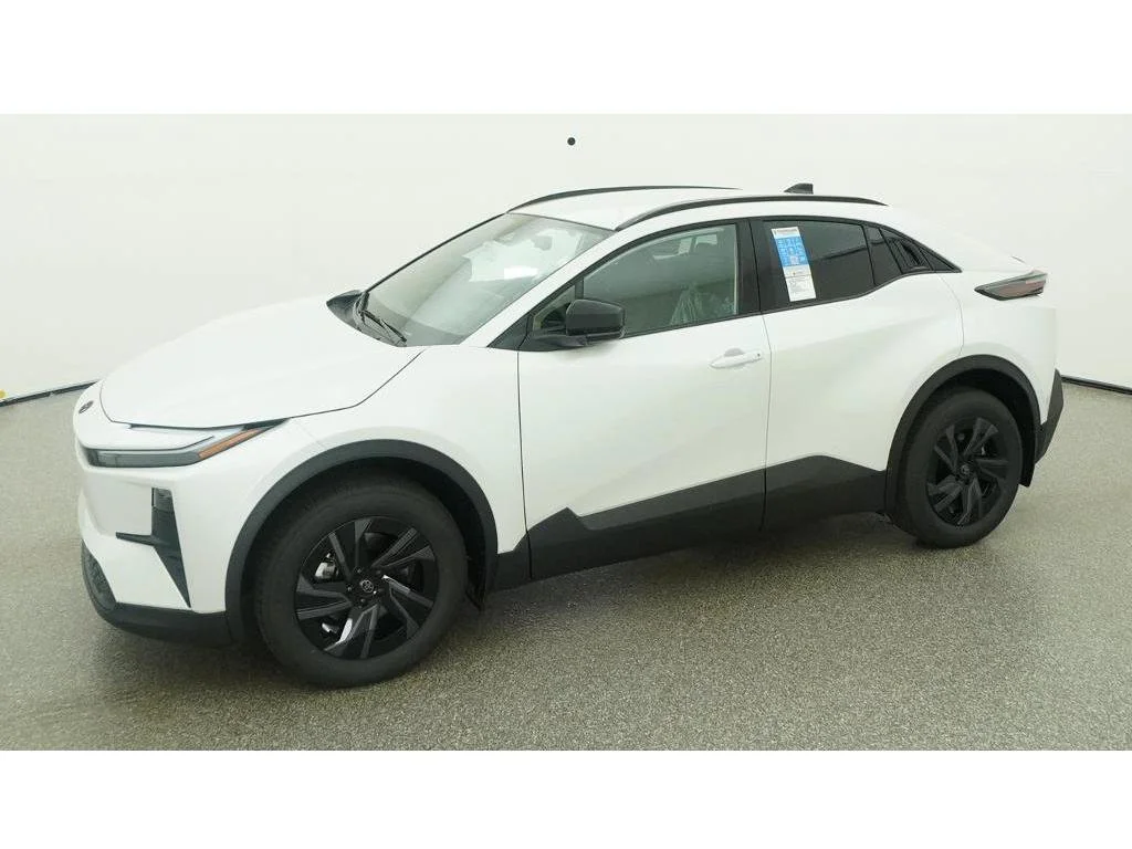 New 2026 Wind Chill Pearl Toyota SE image 2