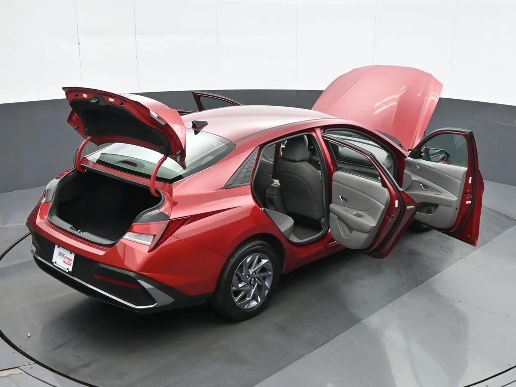 Used 2024 Red Hyundai SEL image 39