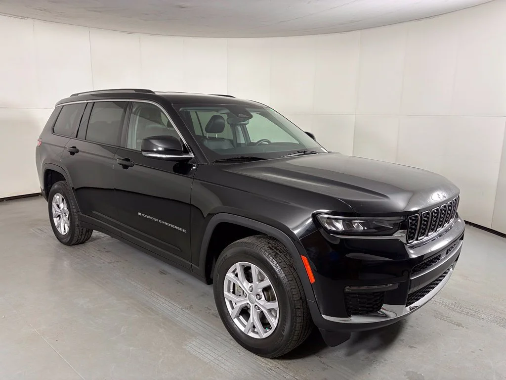 Used 2022 Black Jeep Limited image 2