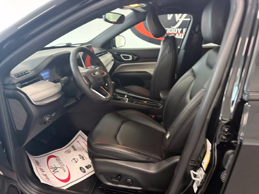 Used 2025 Black Jeep Limited image 10