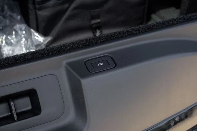 New 2026 Black Land Rover SE image 66