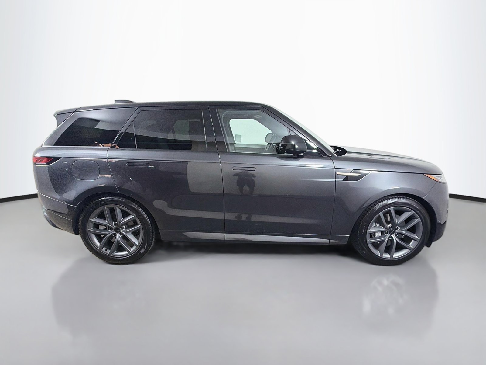 Used 2026 Carpathian Grey Prem Met Land Rover SE image 6