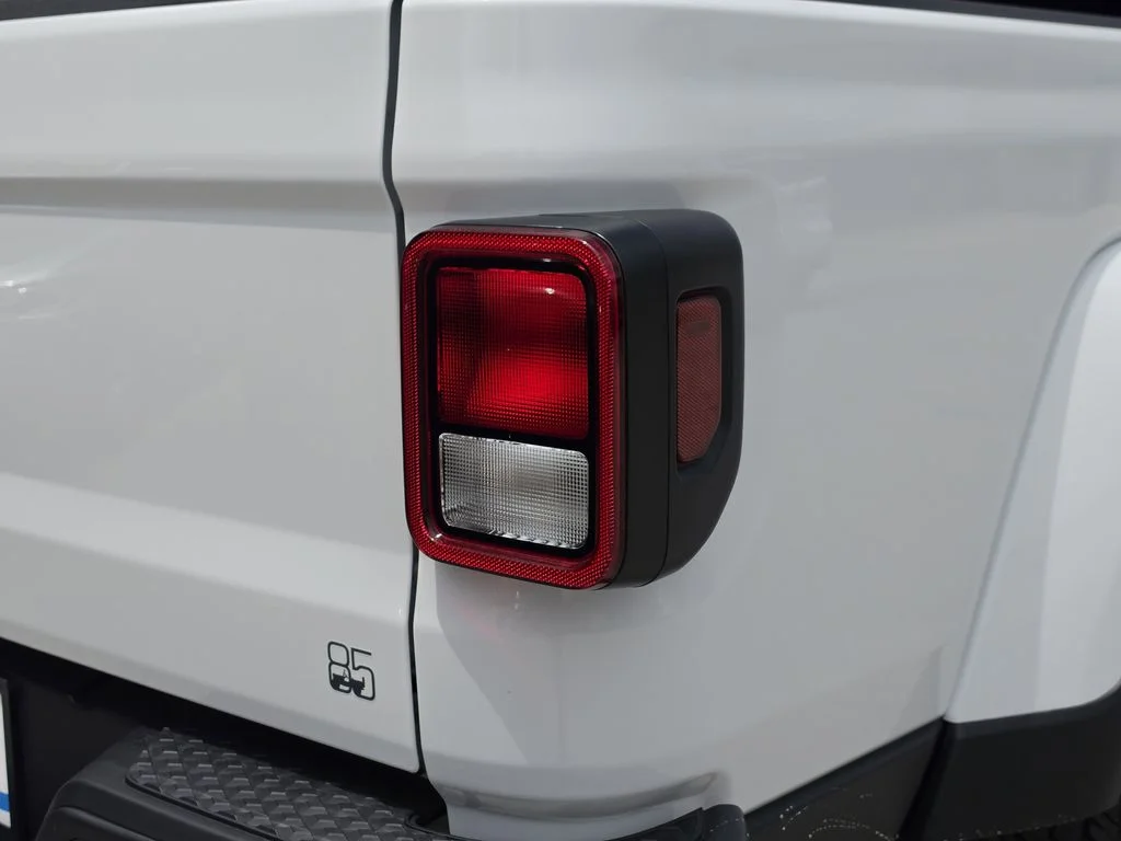 New 2026 Bright White Clear-Coat Exterior Paint Jeep 85th Anniversary Edition image 8