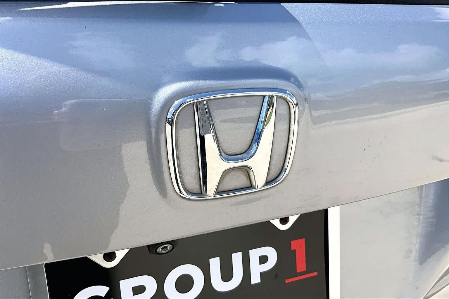 Used 2018 Lunar Silver Metallic Honda EX-L image 31