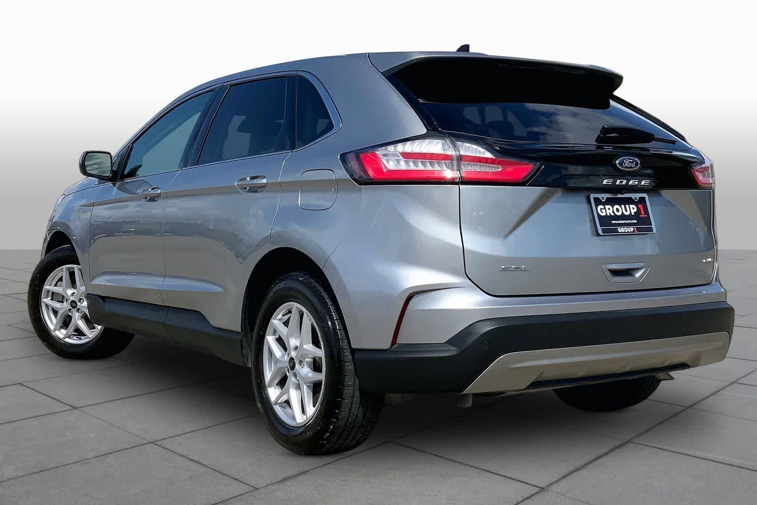 Used 2024 Iconic Silver Ford SEL image 12