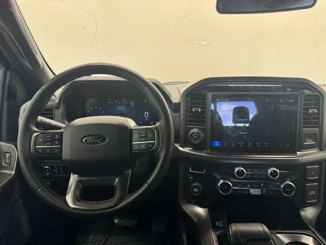 Used 2024 Avalanche Ford XLT image 3