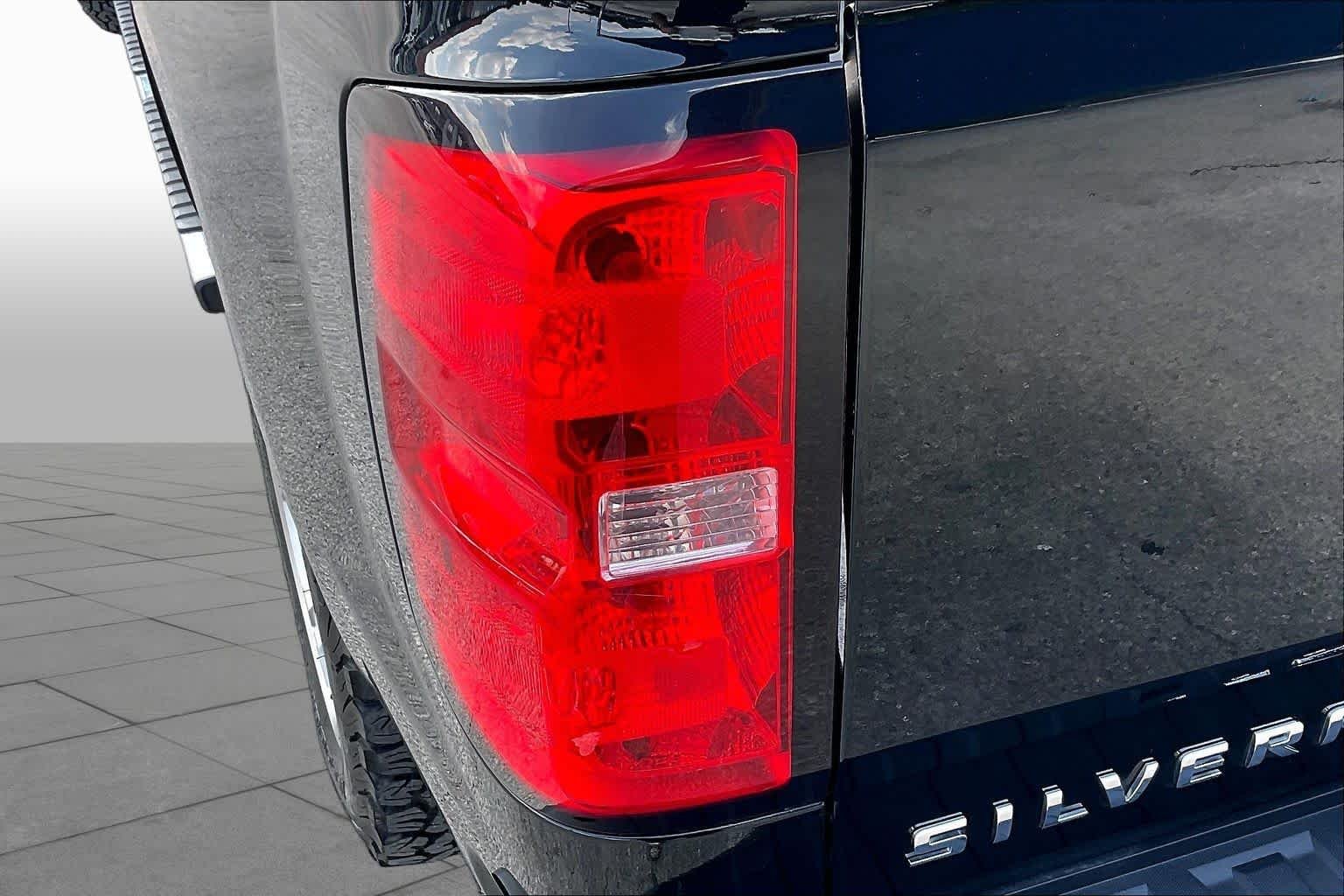 Used 2018 Black Chevrolet LT image 28