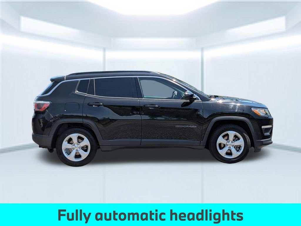 Used 2019 Black Jeep Latitude image 9