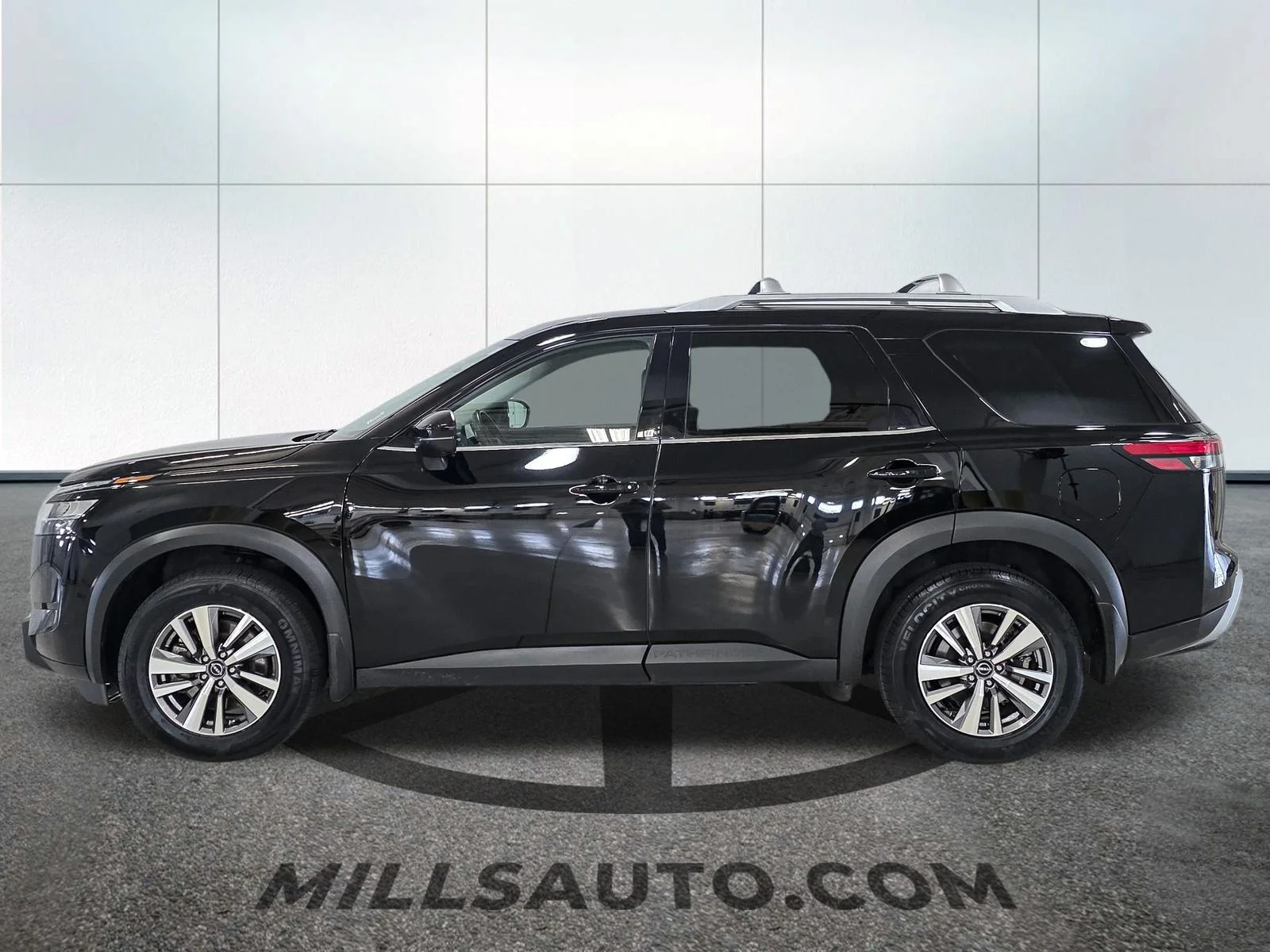 Used 2023 Black Nissan SL image 3