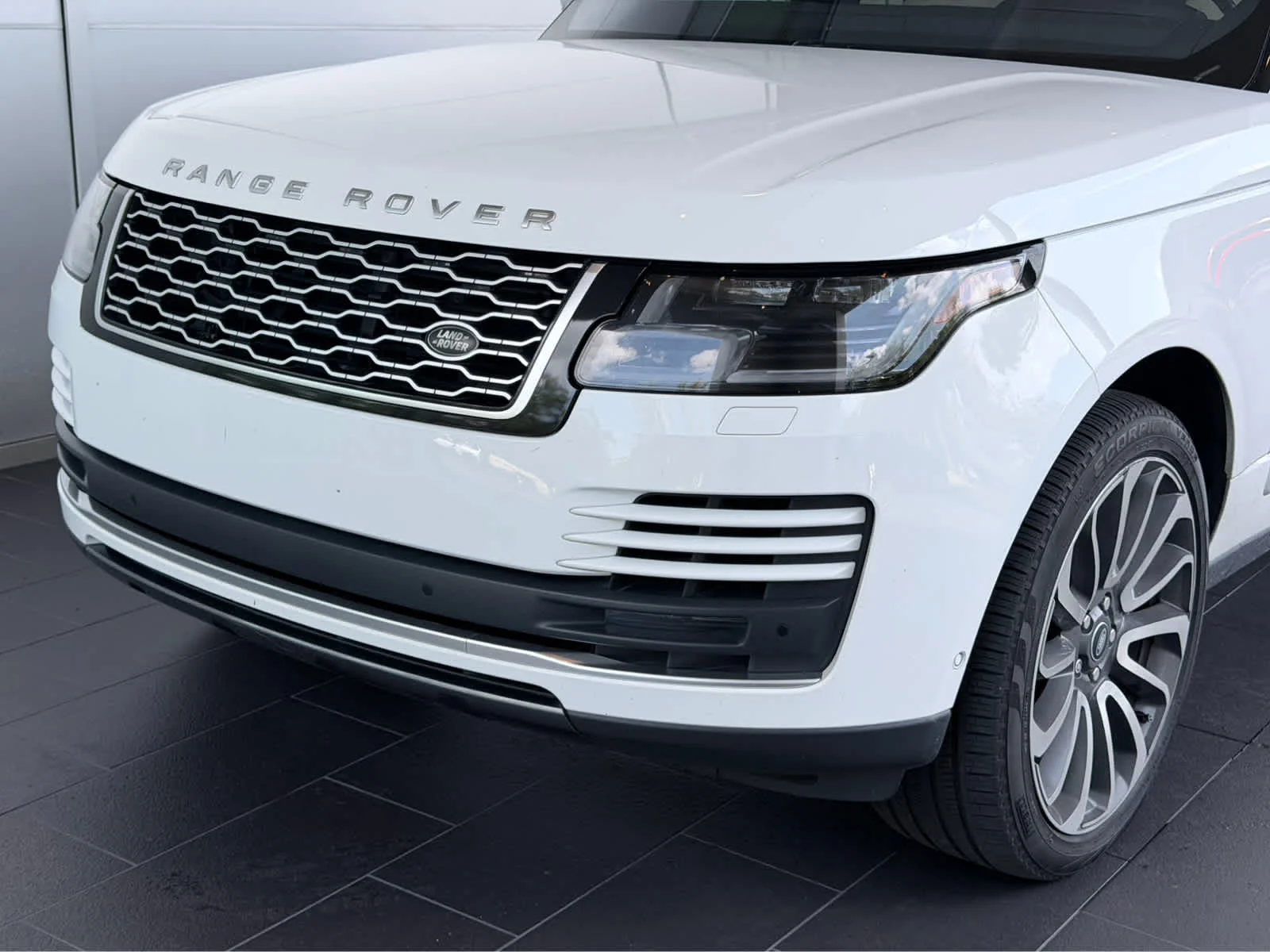 Used 2021  Land Rover Westminster image 8