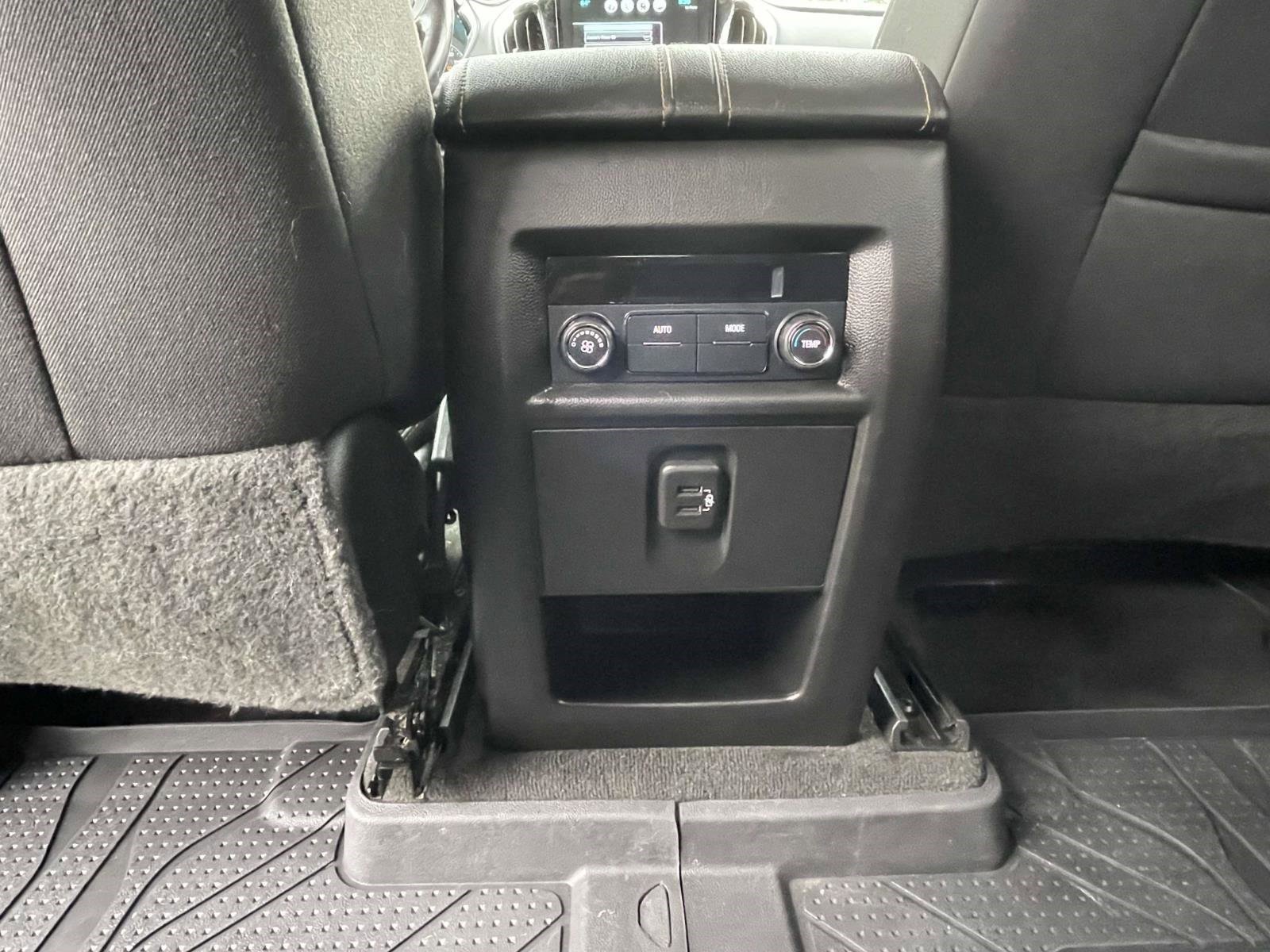 Used 2019 Summit White Chevrolet LT Cloth image 14
