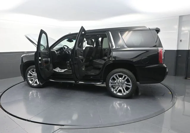 Used 2020 Black GMC SLT image 43