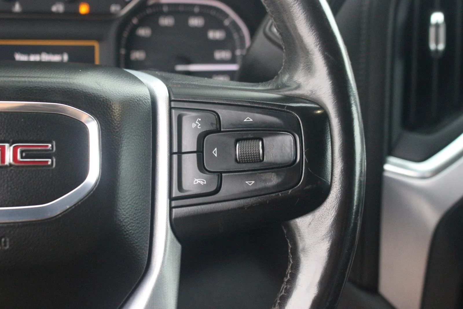Used 2019 CARDINAL RED GMC SLT image 23