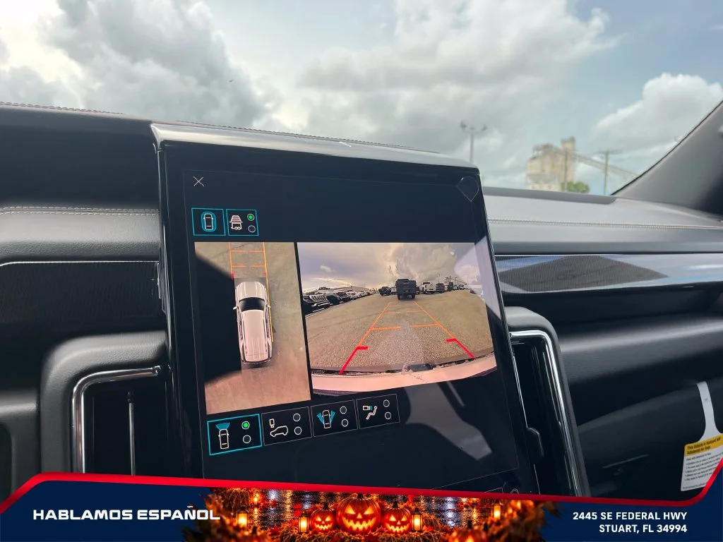 New 2027 Summit White GMC Elevation image 33