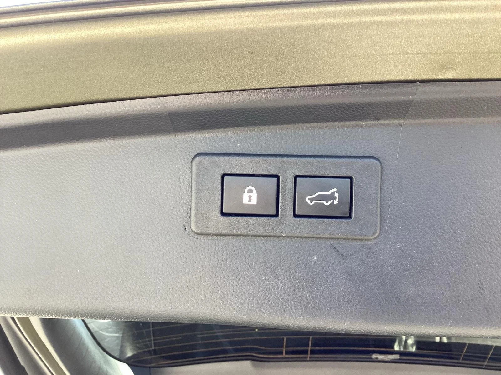 Used 2021 Brilliant Bronze Metallic Subaru Limited image 8