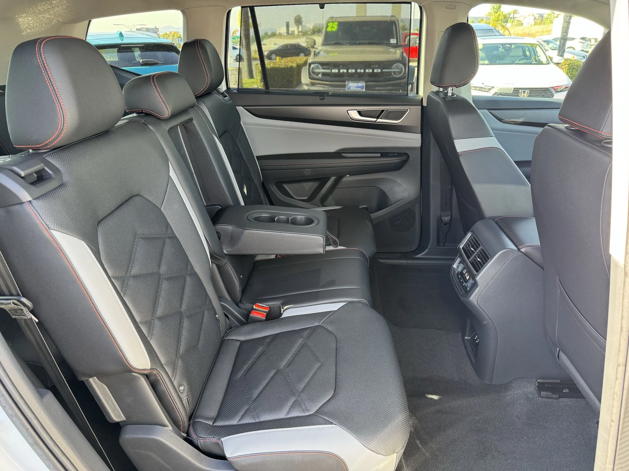 New 2026 Opal White Pearl Volkswagen 2.0T Peak Edition image 32