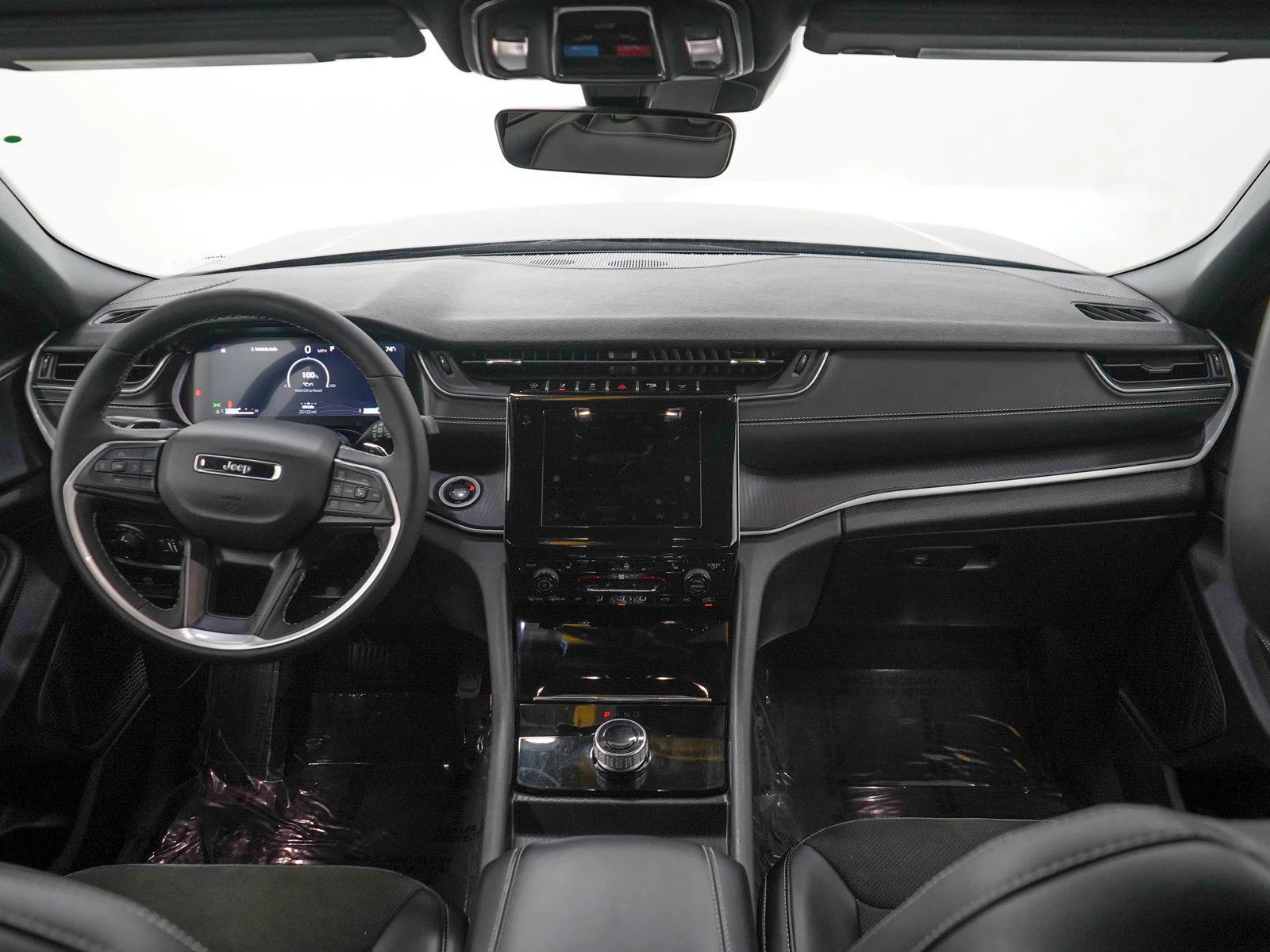 Used 2025 Diamond Black Crystal Pearlcoat Jeep Altitude image 14