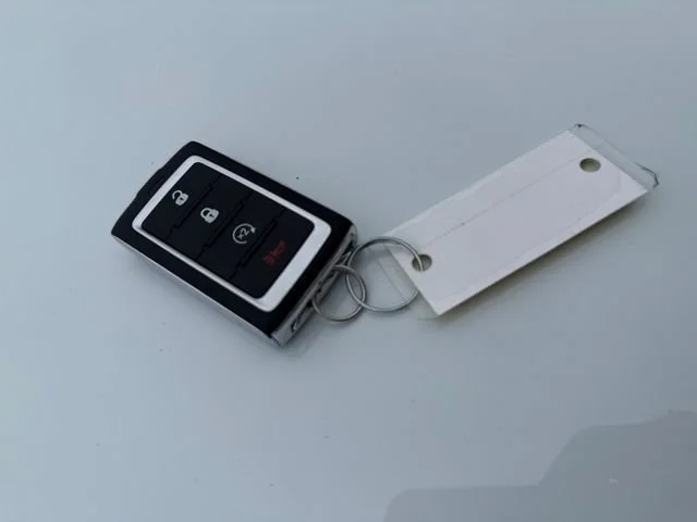 New 2026 Bright White Clear-Coat Exterior Paint Jeep Laredo image 29