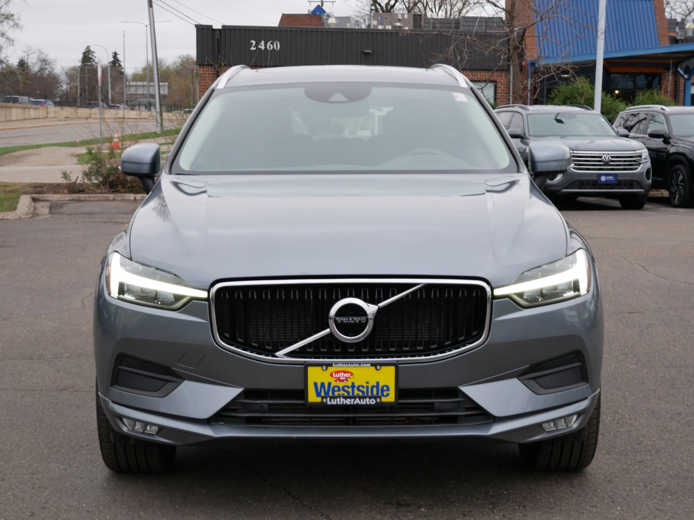 Used 2021 Volvo XC60 Momentum with VIN YV4102RK8M1828654 for sale in Saint Louis Park, Minnesota