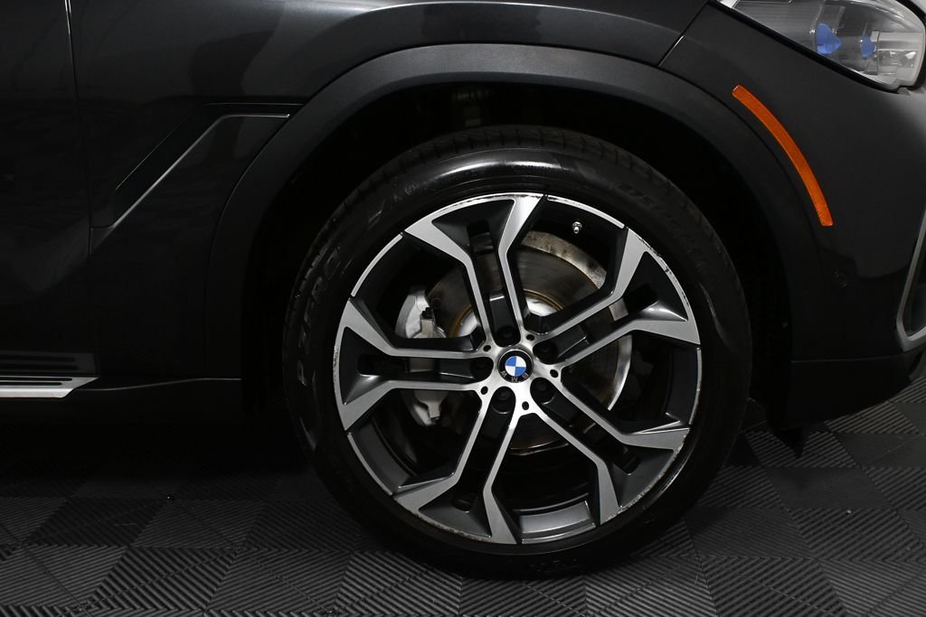 Used 2023 Gray BMW xDrive40i image 35