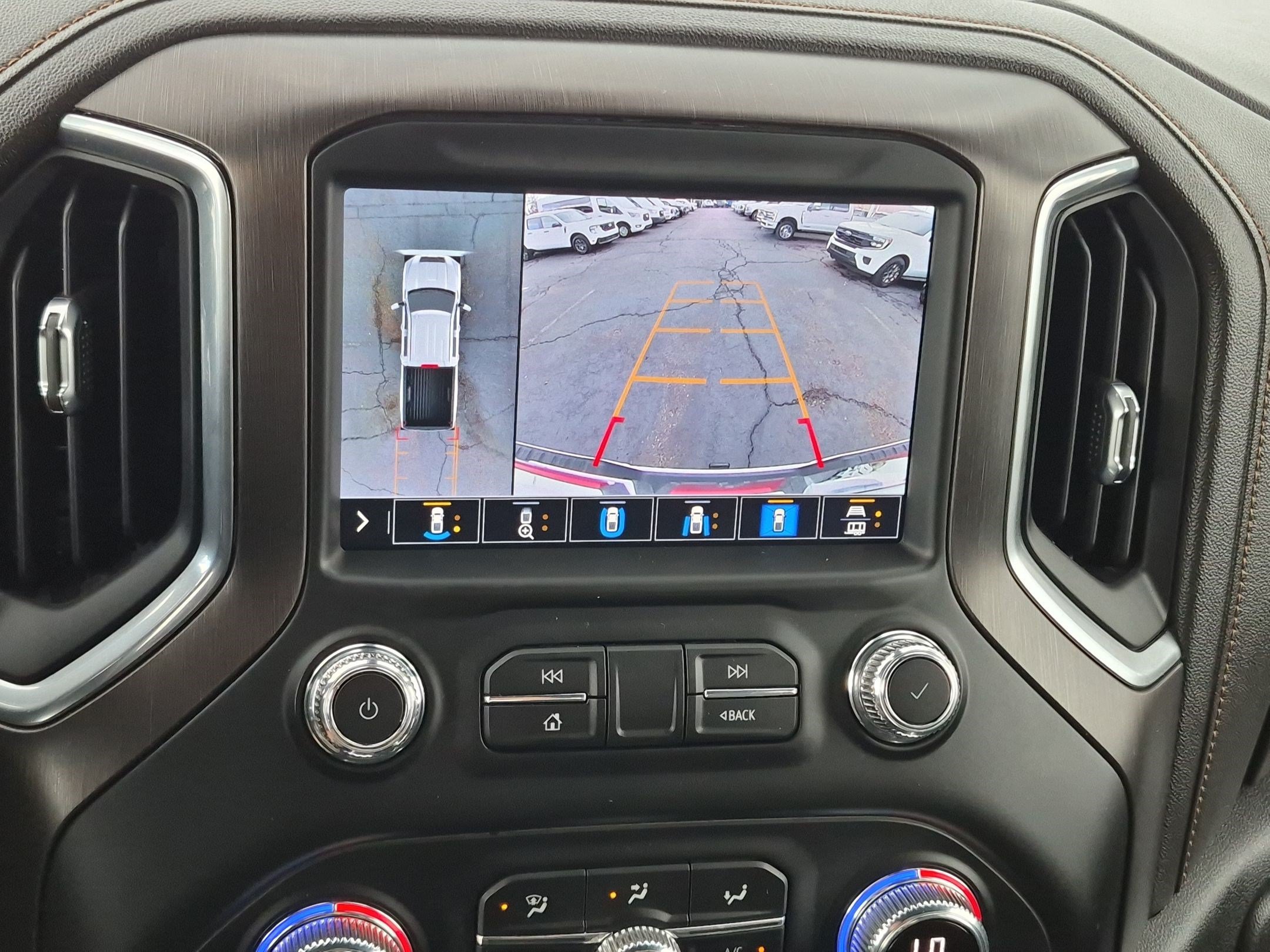 Used 2022 Summit White GMC AT4 image 25
