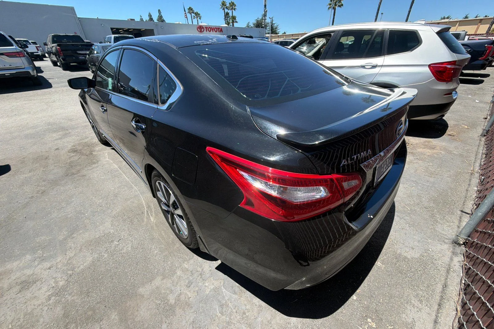 Used 2016 Black Nissan 2.5 SV image 6