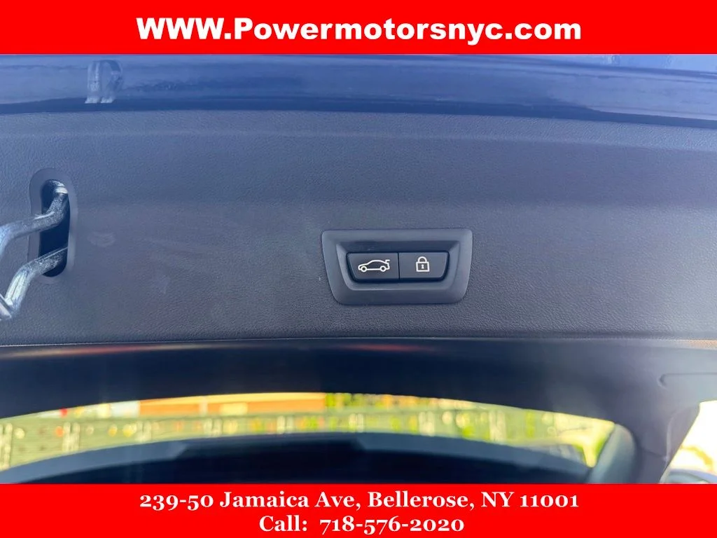 Used 2019 Black BMW xDrive30i image 28