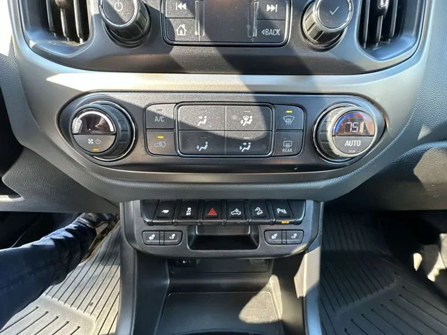 Used 2019 Red Chevrolet Z71 image 18