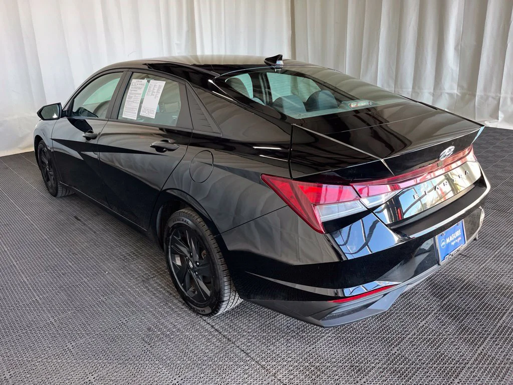 Used 2021 Black Hyundai SEL image 25