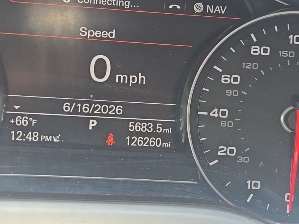 Used 2014  Audi 4.0T image 18