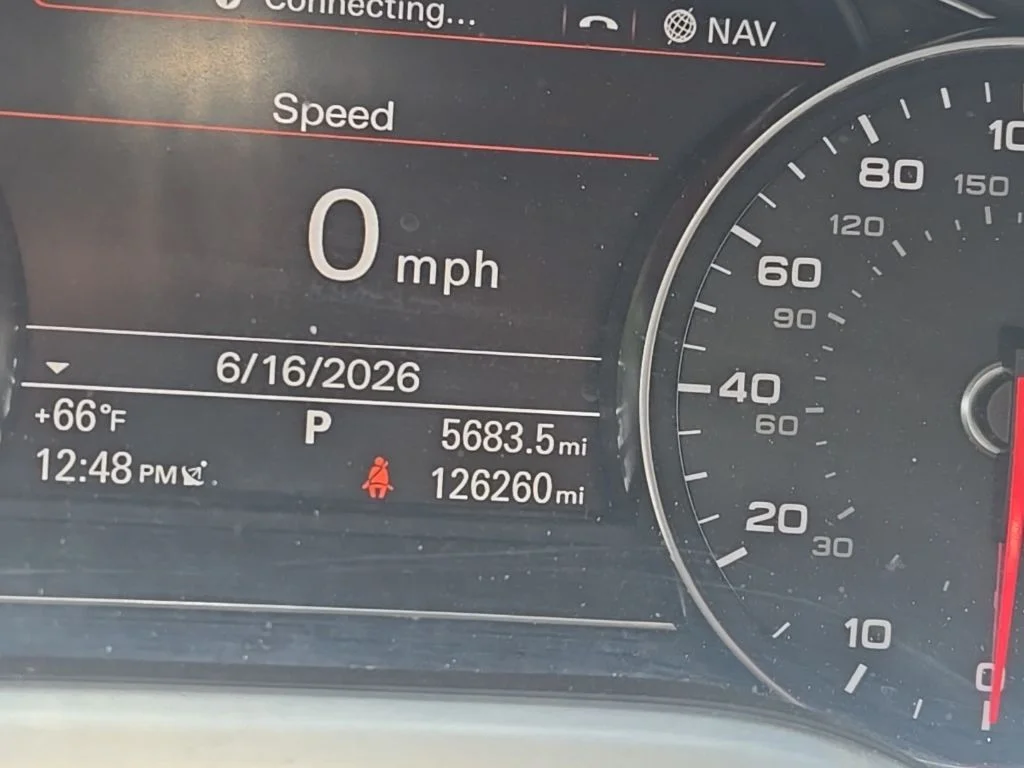 Used 2014  Audi 4.0T image 18