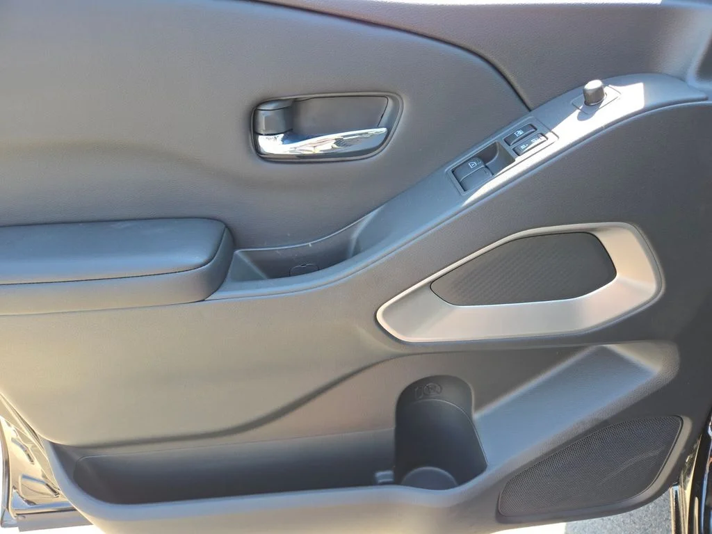 2025 Nissan Frontier SV - Photo 9