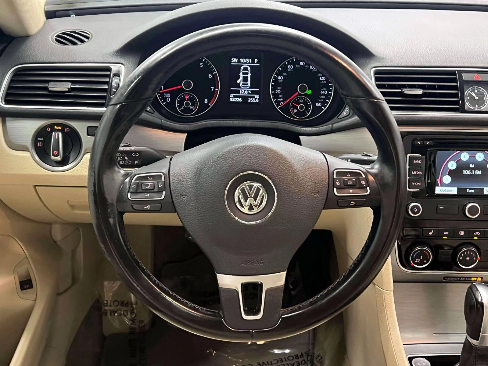 Used 2015 Candy White Volkswagen 1.8T SE image 14
