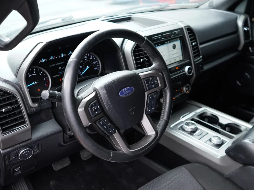 Used 2019 Agate Black Metallic Ford XLT image 11
