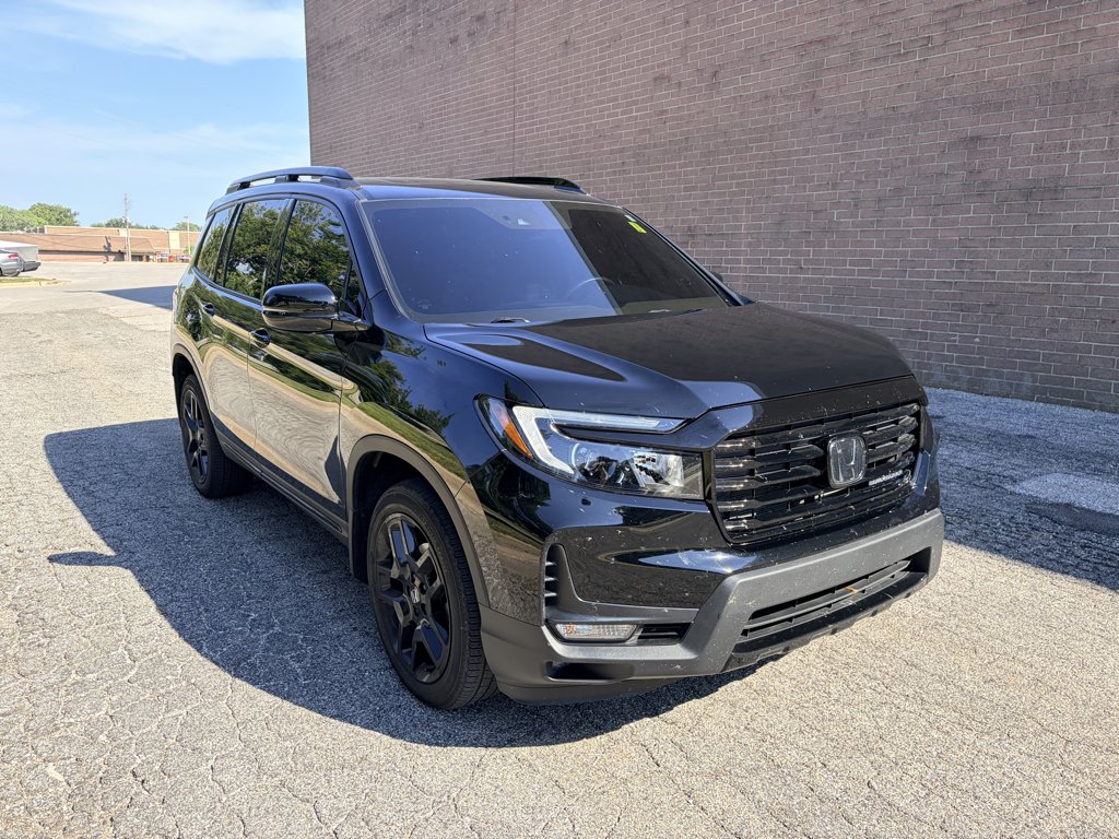 Used 2025 Crystal Black Pearl Honda Black Edition image 7