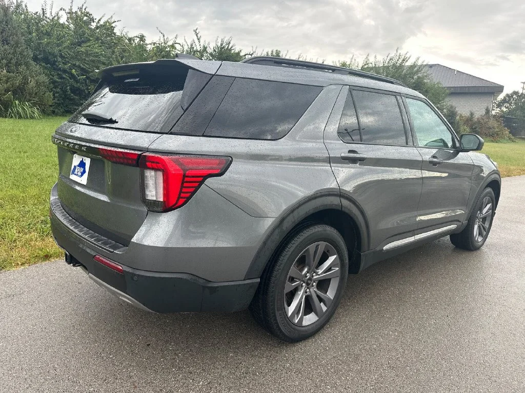 Used 2025 Gray Ford Active image 14