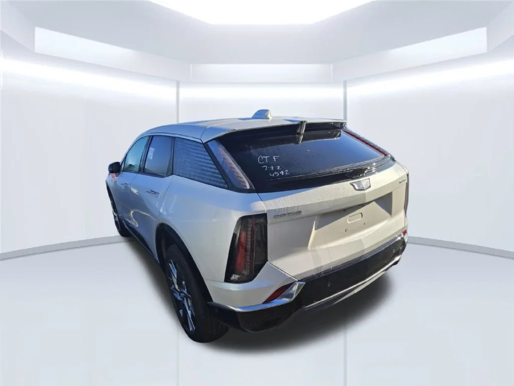 Used 2025 White Cadillac Luxury 2 image 9