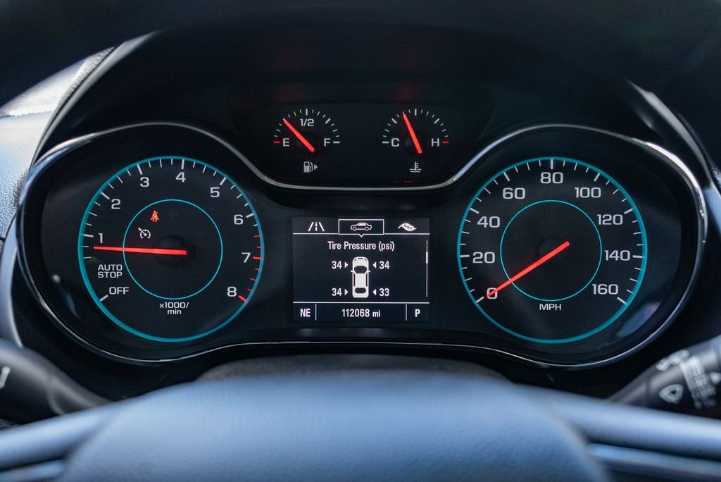 Used 2018 Summit White Chevrolet LT image 16